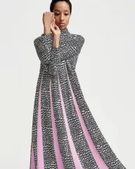 2025年最新】VALENTINO ワンピースの人気アイテム - メルカリ 