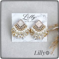 #725ハンドメイド/大ぶり/ビーズ刺繍ピアス/ゴールド/ピアス イヤリング