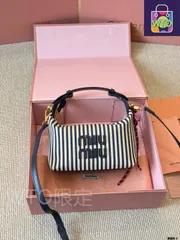 【今日特価】Miu Miu ミュウミュウ キャンバスランチボックスバッグ 収納力に優れ、斜?可能な実用的デザインが特徴