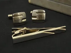 ■美品■ pierre cardin ピエールカルダン カフスボタン カフリンクス ネクタイピン タイクリップ 2点セット シルバー系 DG1462 冠婚葬祭 結婚式 葬式