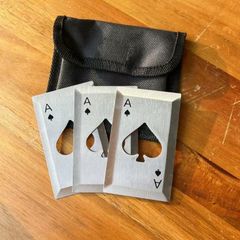 3点セット　ポーカー A（スペード）スタイル 手裏剣ダーツ ステンレス製 ポーカーサイズ ボトルオープナー付 ナイロン腰掛け収納ポーチ入り　忍者小道具レプリカ