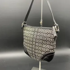 82 COACH コーチ ショルダーバッグ ミニシグネチャー ブラック 斜め掛け レディース 鞄 F118239