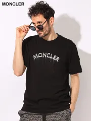 MONCLER (モンクレール) グラフィクロゴ 袖シリコンロゴパッチ クルーネック 半袖 Tシャツ MC8C0000289A17 ブランド メンズ 男性 トップス (ブラック)のサムネイル