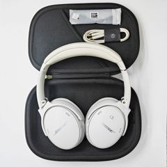 Bose QC-45 ワイヤレスヘッドホン ホワイト Bose QuietComfort 45 ワイヤレスヘッドセット(QC45) Bose
