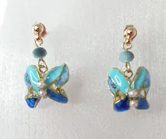 ブルー蝶々ピアス