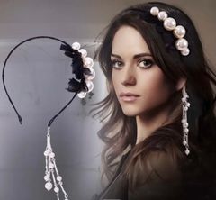 カチューシャ ヘアアクセサリー ヘッドドレス かわいい 黒 大人 パール ブライダル 結婚式 お呼ばれ 卒業式 二次会 演奏会 フォーマル ファッション 和装 着物 髪飾り プレゼント 普段使い ブラック パール タッセル チェーン チャーム ヘッド バンド