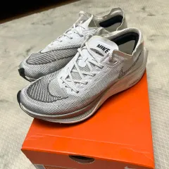 NIKE ヴェイパーフライ2 26.5㎝ NIKE ズームX ヴェイパーフライ ネクスト％ 2 (ZoomX Vaporfly