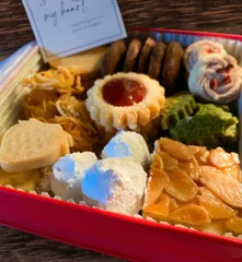 冬いちごと国産米粉のクッキー缶のサムネイル