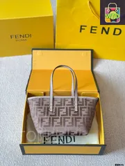 【今日特価】Fendi Monogram Roll Mini Basket Bag フェンディ モノグラム ロール ミニ バスケットバッグ-WTO輸入