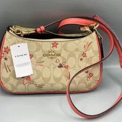 【国内未入荷】【海外正規店買い付け】COACH Teri Shoulder Bag In Signature Canvas With Heart And Star Print