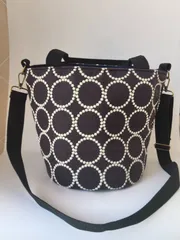 ハンドメイド　ミナペルホネン　 人気作家　R2 ぺたんこショルダー ミナペルホネン☆パッチワーク ☆ぺったんこショルダー