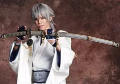 【中古】生写真(男性) 健人(鶴丸国永)/横型・上半身・衣装白・背景茶・キャラクターショット/舞台「『刀剣乱舞』虚伝 燃ゆる本能寺」個人セットブロマイド