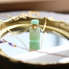 本物の天然石「アマゾナイト」の香水瓶ネックレス