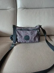 未使用 キプリング KIPLING ショルダーバッグ DALILA 猿チャーム kipling キプリング ショルダーバッグ お猿のチャーム付き
