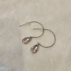 [新品・人気]silver925‼️しずく型オーロラ水晶ピアス♫