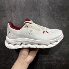 新品未使用 ON Cloudtilt（クラウドティルト）ホワイトレッド 　スニーカー　男女兼用 巳年(みどし)#わふうひゃっぽうばこ