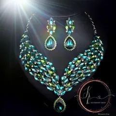 エメラルドブリーズ・クリスタルネックレスピアス セット高見え イベント 夜煌めく