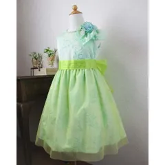 グリーンの刺繍入りギャザースカートドレス　120サイズ　ワンピース　フォーマルドレス　子供ドレス　七五三　ピアノ発表会　音楽コンクール　結婚式　写真撮影　誕生日　クリスマス