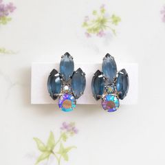 SWAROVSKI 大ぶり　ピアス　クリスタル　希少品　マルチカラー　ブルー系 SWAROVSKI 大ぶり ピアス クリスタル 希少品 マルチカラー ブルー系