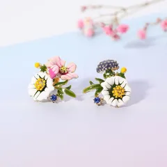 小さな花 キノコ ピアス レディース ナチュラル レトロ アンティーク フラワー 花 植物 自然 ナチュラル ゴールド 白 ピンク リーフ 葉っぱ -  メルカリ