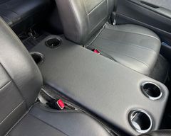 ハイエース 200系　標準ボディ（ナロー）用フラットコンソール　難燃合皮レザー（ブラック）黒カップ4個