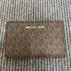 【極美品】MICHAEL KORS マイケルコース　二つ折り財布