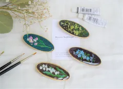 お花のバレッタ＊オーダーメイド＊ゴールド＊アンティーク：レジン