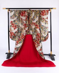 50%OFF! 125,000円→62,500円】花嫁色打掛け 赤.黒色/金刺繍 鶴/松竹梅 