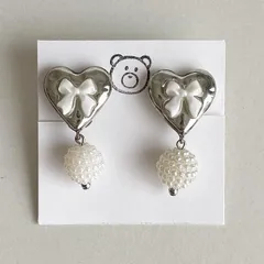 リボンとハートと揺れるパールのイヤリング/ピアス　ホワイト🤍