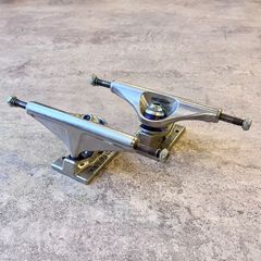 【トラック】”TEAM EDITIONS” 5.6 HI (8.125-8.375 inch) 【VENTURE TRUCK】ベンチャートラック