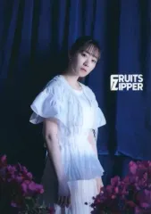 【中古】クリアポスター A4クリアポスターA 真中まな 「FRUITS ZIPPER 『ふるっぱーのほん』 発売記念ラッフルくじ」 F賞