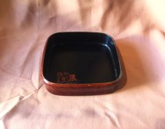 中古【寿司桶】角型木目調デザイン《1人前/一辺6寸》（プラスチック製）