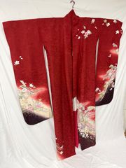 振袖 (長襦袢付き）深紅 桜文様 金彩加工 華やか - メルカリ