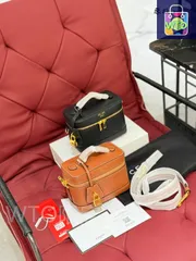【今日特価】CELINE VANITY Cosmetic Bag - セリーヌ ヴァニティ コスメバッグ-WTO輸入1