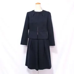 【美品】23区 スーツ 上下サイズ違い ノーカラージャケット 38 タックスカート 36 セット 濃紺 /240828072