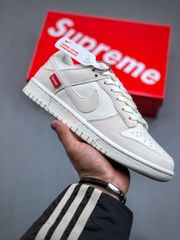 新品 ナイキ スニーカー Supreme x Nike Dunk Low 並行輸入品 男女兼用