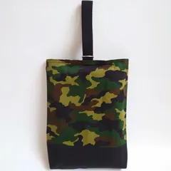 ハンドメイド リバーシブル 迷彩 × 星 シューズケース シューズケース 上履き入れ 上履きバッグ シューズバッグ 上靴入れ 上靴バッグ 上履きバック 上靴ケース シューズバック シューズ入れ 入園 入学 スター 男の子 カモフラージュ カモフラ グリーン 緑