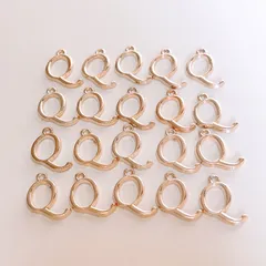 Q ＊20個 アルファベットチャーム