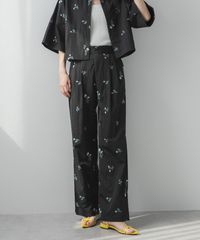夢展望公式 [新品未使用] タフタ刺繍タックストレートパンツ [ブラック] 他カラー別ページ有 bohmal パンツ ストレートパンツ（フルレングス） 535430-02