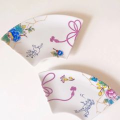 鳥獣戯画＊縁結び　扇型小皿　(２枚 ) ＊藍