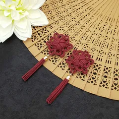 【受注制作】八重菊結びのショートタッセルピアス・イヤリング（エンジ） 和風 中華風 チャイナ 中国結び 飾り結び 組紐