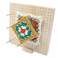 かぎ針編み用 ブロッキングボード かぎ針編み用 面白い DIYギフト 母の日 木製ブロッキングボード、金属ピン20本付き手作り編み物ブロッキングマット 大きな目の針5本&スタンド付き かぎ針編み用グラ ゴム木製のかぎ針編みブロッキングボード