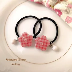 【H244】うさぎチャーム付き　チェック柄のお花ヘアゴム　冬ヘアゴム　チェック柄ヘアゴム　キッズヘアゴム　ベビーヘアゴム