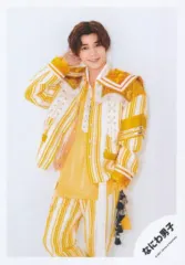 【中古】生写真(ジャニーズ) なにわ男子/長尾謙杜/膝上/「関西ジャニーズJr. あけおめコンサート2021～関ジュがギューッと大集合～」グッズオフショット/公式生写真