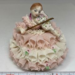 美品アイリッシュドレスデン 高級レース陶器人形/フィギュリン 卵色