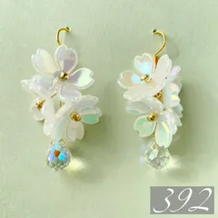 【392】ハンドメイド ピアス イヤリング 春物 桜 フラワー 花びら ホワイト
