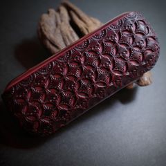 【iQOS ILUMA】本革製ケース 透彫〝catacumba〟朱殷