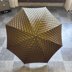 【美品】フェンディ　長傘　ズッカ柄　FF　イタリア製　雨傘　ブラウン　ゴールド FENDI 】 フェンディ ブラウン ゴールド 長傘 FENDI フェンディ