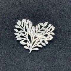 BC032-b ブローチ リーフ デザイン おしゃれ シルバーカラー 北欧 銀色