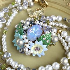 宝石の花園ネックレス(貴和クリスタル・ホワイトオパールヴィトラルライト)